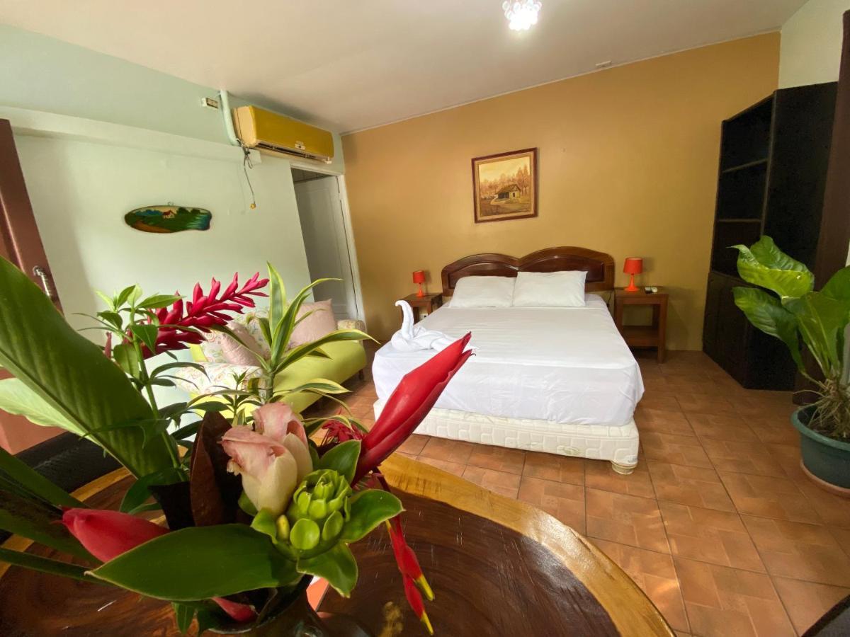 La Montañita Lodge Manuel Antonio Exterior foto