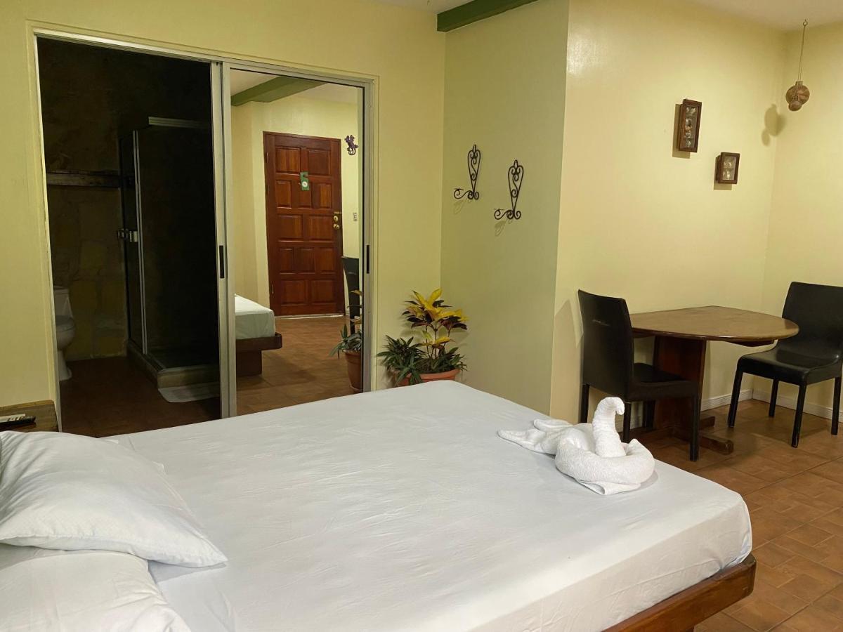 La Montañita Lodge Manuel Antonio Exterior foto